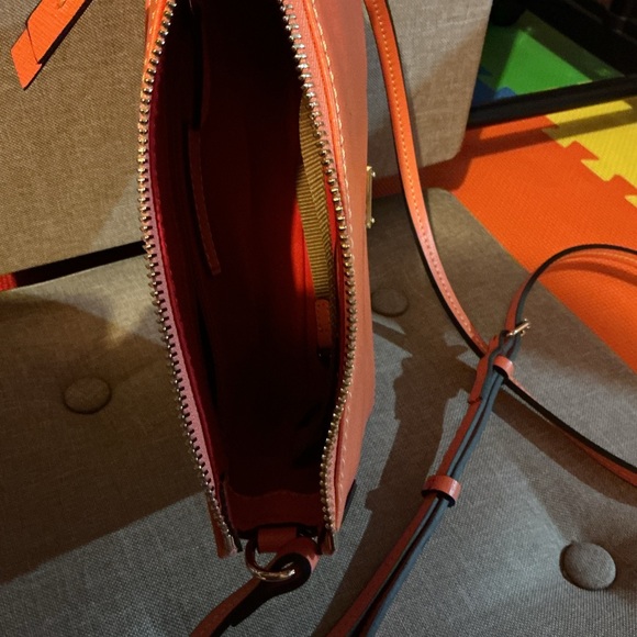 NEW Dooney & Bourke Coral Orange Crossbody Bag and Matching Wallet - Picture 4 of 10
